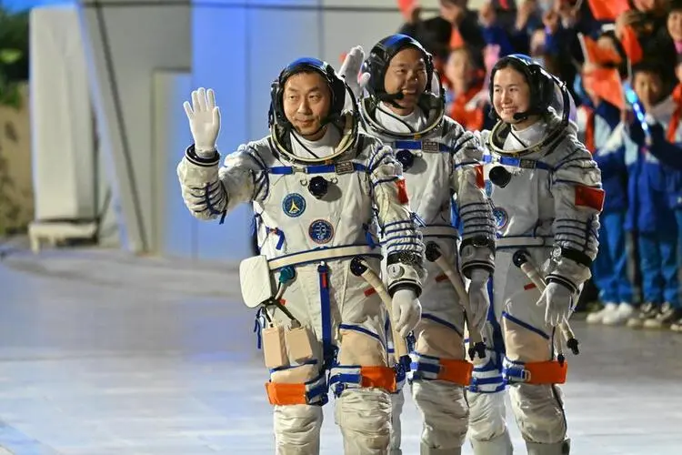 Shenzhou-19: A Missão Chinesa que Revoluciona a Exploração Espacial